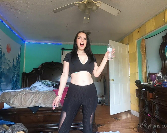 Goddess Lolla aka Goddesslolla OnlyFans - Enjoy this burp Clip a fan requested