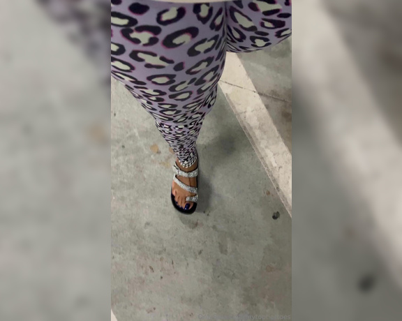 MyTopTierToes aka Mytoptiertoes OnlyFans - Thick Bitch in some Sandals