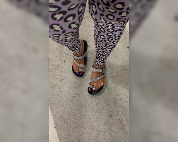 MyTopTierToes aka Mytoptiertoes OnlyFans - Thick Bitch in some Sandals