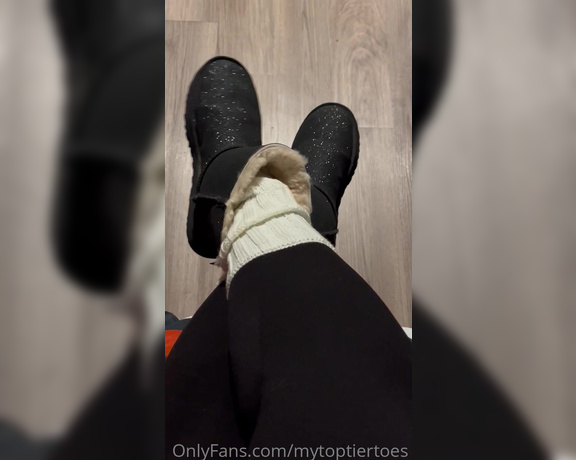 MyTopTierToes aka Mytoptiertoes OnlyFans - Selling these Uggs to the highest bidder! Message me for details 2