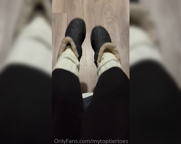 MyTopTierToes aka Mytoptiertoes OnlyFans - Selling these Uggs to the highest bidder! Message me for details 2