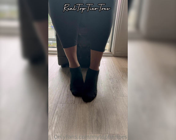 MyTopTierToes aka Mytoptiertoes OnlyFans - Sock Removal & Honey Drip