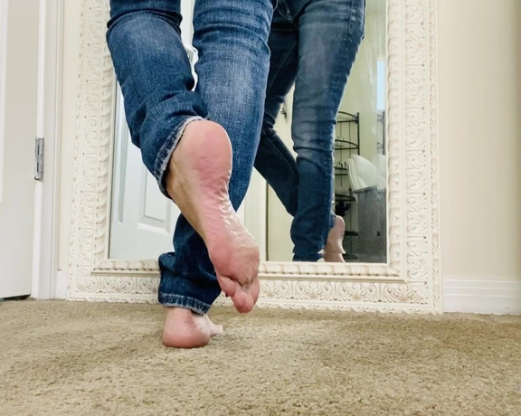 Nikki Ashton aka Eroticnikki OnlyFans - FEET! FEET! FEET! What would you do with them