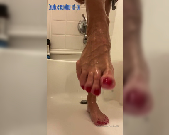 Nikki Ashton aka Eroticnikki OnlyFans - This is for all of My footboys out there! Thirsty