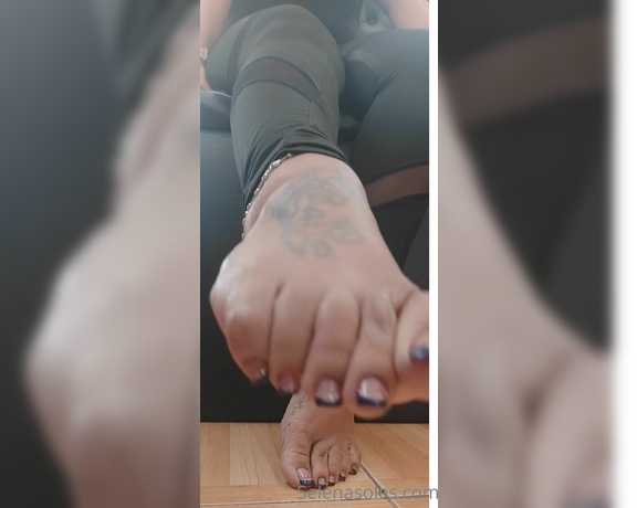 Selena aka Lunas83feet OnlyFans - A quick clip, at work Some down time between customers