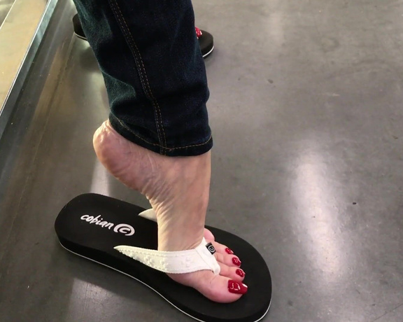 Nikki Ashton aka Eroticnikki OnlyFans - Heres a lil #footfetish #flipflop video while waiting at IKEA