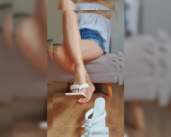 Sofiastoe aka Sofiastoes OnlyFans - I love to tease with my pretty feet