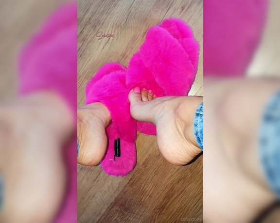 Sofiastoe aka Sofiastoes OnlyFans - Look how cute my toes look in pink Ps for better video quality, right corner choose original