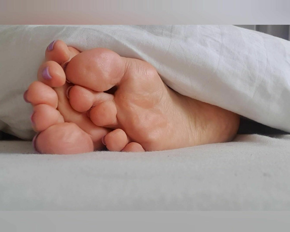 Sofiastoe aka Sofiastoes OnlyFans - I found you on the end of the bed  enjoying my playfully morning soles Fun factI always sle