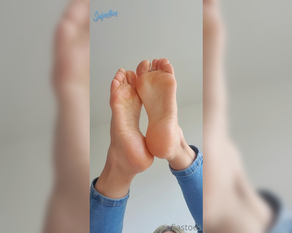 Sofiastoe aka Sofiastoes OnlyFans - Good morning,soles before coffee