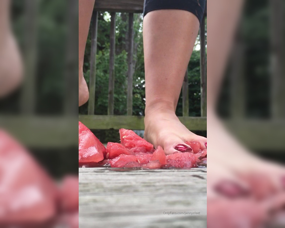 Jennysfeetelysium aka Jennysfeet OnlyFans - Slow motion watermelon crush