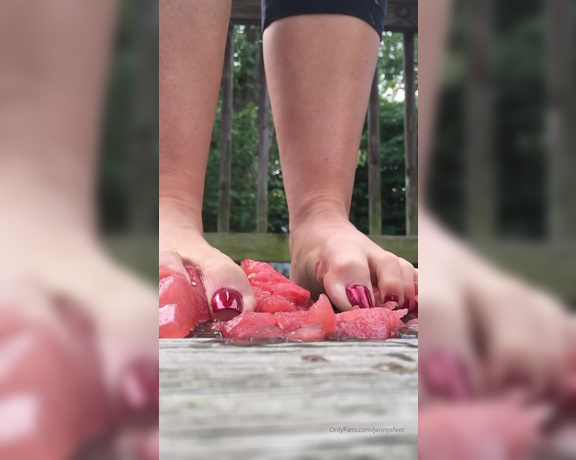 Jennysfeetelysium aka Jennysfeet OnlyFans - Slow motion watermelon crush