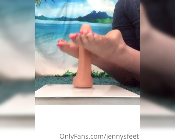 Jennysfeetelysium aka Jennysfeet OnlyFans - When it comes to foot jobs, what do you prefer Toes gripping tightly or the soft soles 4th hole Ma 2