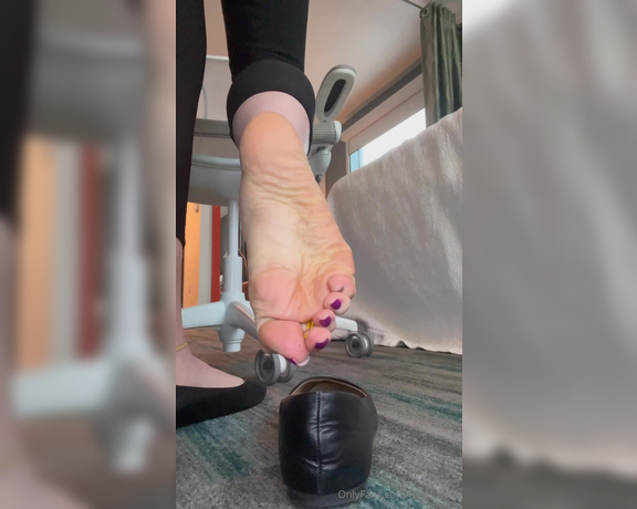 Jennysfeetelysium aka Jennysfeet OnlyFans - Giantess Jenny finds another tiny caught in her toe ring Looks like he’s going to have to stay down