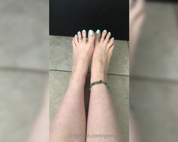 Jennysfeetelysium aka Jennysfeet OnlyFans - Goodbye light blue toes! You guys get to see my new pedi first I’ll post it later today