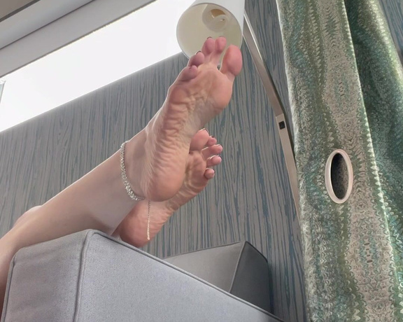 Jennysfeetelysium aka Jennysfeet OnlyFans - 4 minute soles tease