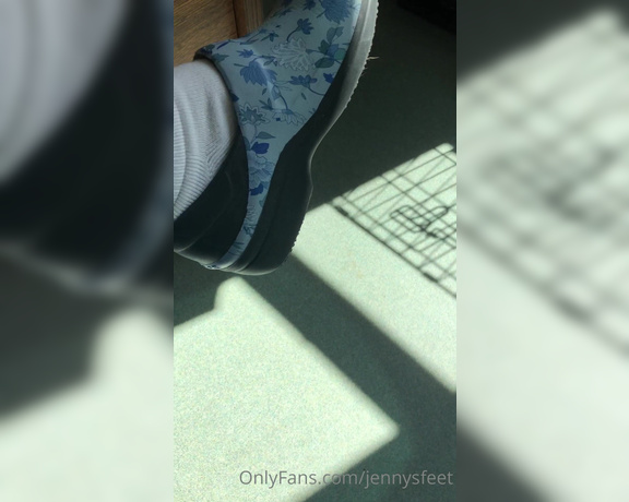 Jennysfeetelysium aka Jennysfeet OnlyFans - Just taking a quick lunch break Wanna sniff