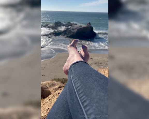 Jennysfeetelysium aka Jennysfeet OnlyFans - Listen to those waves crash against the rocks sometimes you just gotta get away from it all and