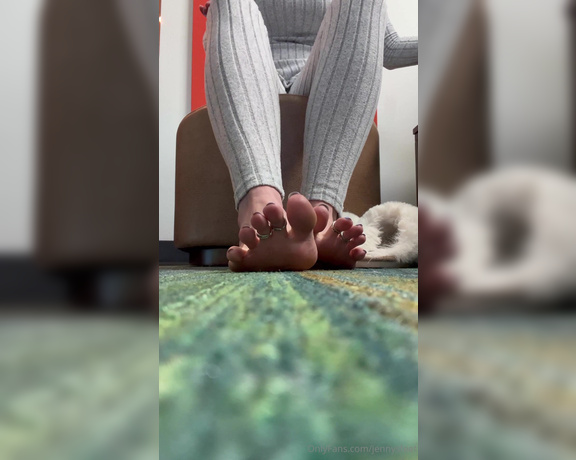 Jennysfeetelysium aka Jennysfeet OnlyFans - Fan request Toes up rubbing soles on the carpet