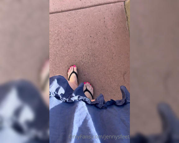 Jennysfeetelysium aka Jennysfeet OnlyFans - Obsessed with these thong flip flops! So sexy