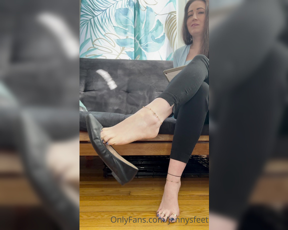 Jennysfeetelysium aka Jennysfeet OnlyFans - I can tell you have a foot fetish Wanna watch me dangle my black leather flats off the tips