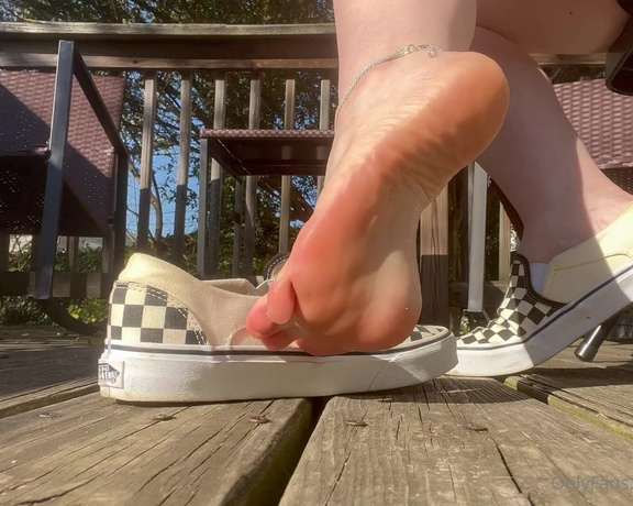 Jennysfeetelysium aka Jennysfeet OnlyFans - Got warm today!