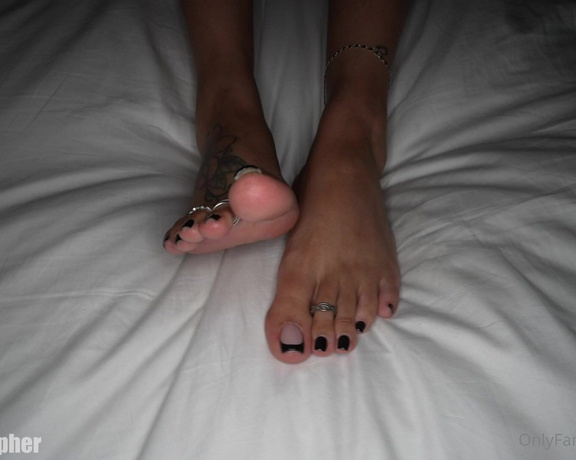 TanFeets aka Tanfeets OnlyFans - @mrfootographer couldnt get enough of this black pedi paired with my soft soleshe ended up cummi