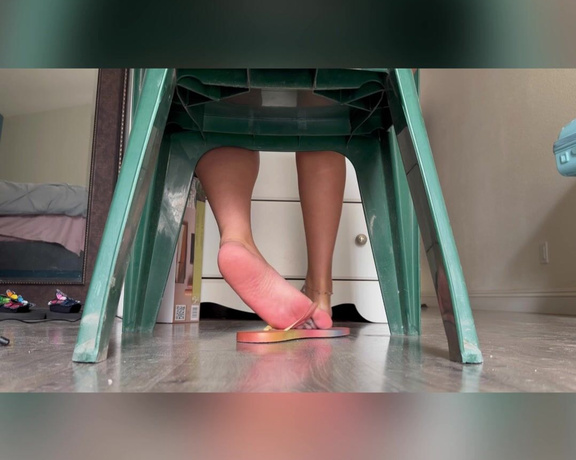 TanFeets aka Tanfeets OnlyFans - Tuesday Tease POV Youre under the chair while I dangle my favorite pair of flops for you