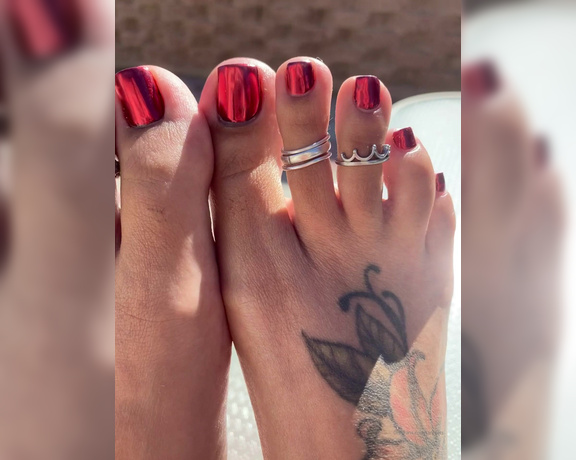 TanFeets aka Tanfeets OnlyFans - Some close up clips of my new red chrome Valentine’s Day pedi… and a clip of me squirting in 90 se 4