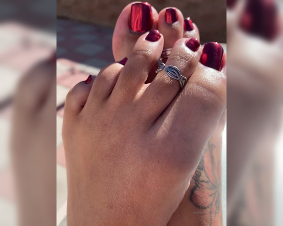 TanFeets aka Tanfeets OnlyFans - Some close up clips of my new red chrome Valentine’s Day pedi… and a clip of me squirting in 90 se 4