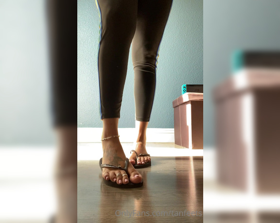 TanFeets aka Tanfeets OnlyFans - Some flip flops and sun 2