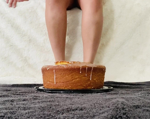 TanFeets aka Tanfeets OnlyFans - 2 questions Who wants to lick this off for me & Who wants to pay me back for this cake Leav 1