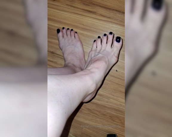 TerraMizu aka Terramizu OnlyFans - Video #Barefoot tease #FootFetish #Soles #WrinkledSoles #ToeFetish #Toes #ToeWiggling #Feet #FeetPOV