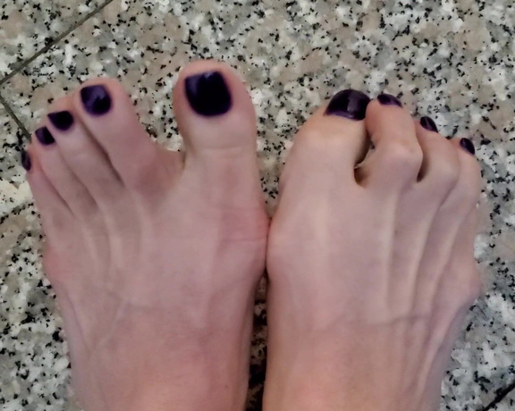 TerraMizu aka Terramizu OnlyFans - Dirty foot teaser