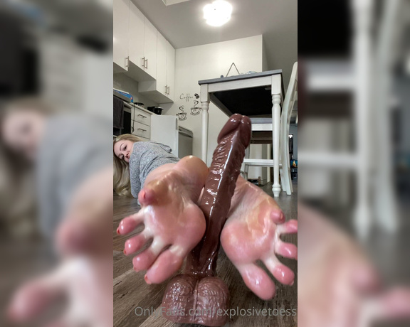 Explosivetoes aka Explosivetoess OnlyFans - NEW dildo footjob JOI FULL VIDEO 7+ mins Lots and lots of dirty talk