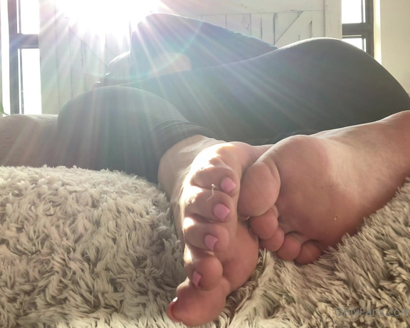 Explosivetoes aka Explosivetoess OnlyFans - FULL LENGTH  Solefeet focused sloppy blowjob with CIM, and me spitting his cum onto my right sole
