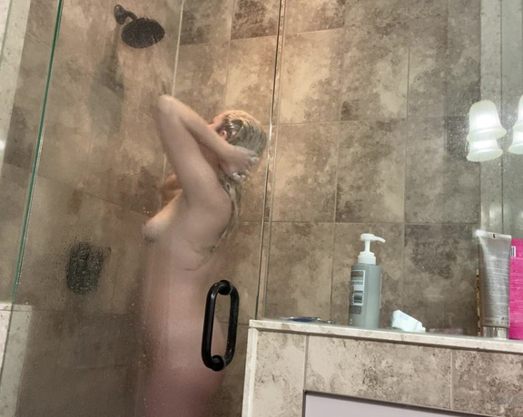 Explosivetoes aka Explosivetoess OnlyFans - Over 4 mins of me having fun in the all glass shower