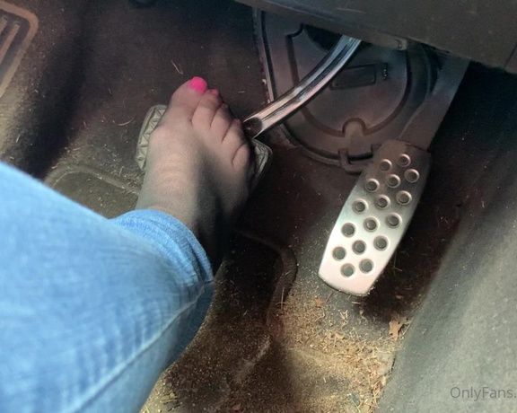 Shawna aka Granitegirl OnlyFans - Another request for pedal pumping I find it hard to drive without shoes