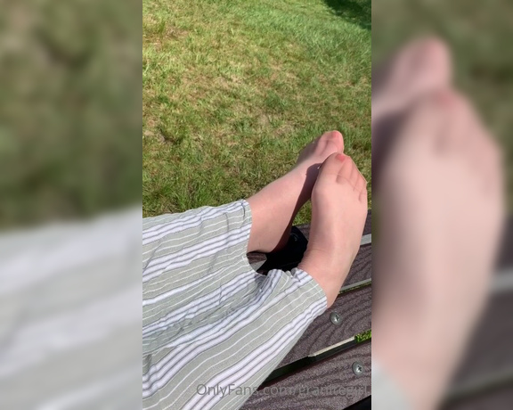 Shawna aka Granitegirl OnlyFans - Ice cream in the park and my pantyhose feet