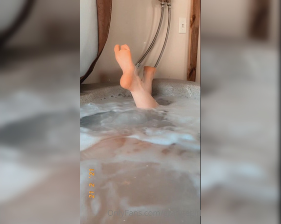 Shawna aka Granitegirl OnlyFans - Hot tub relaxation