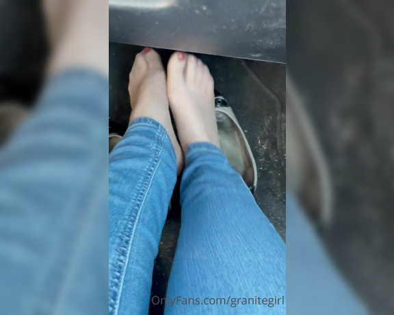 Shawna aka Granitegirl OnlyFans - Almost 4 minutes of pantyhose feet in the car Sorry, I need to paint my nails I’ll be a good girl