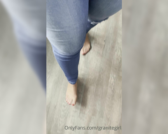 Shawna aka Granitegirl OnlyFans - Walking in yesterday’s pantyhose