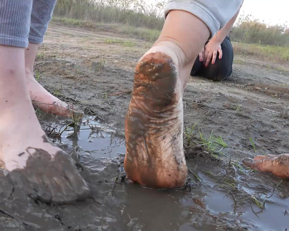 (Сlips4sale) - Licking Girls Feet - ALSU and TEQUILA - Clean our dirty feet, at least try!
