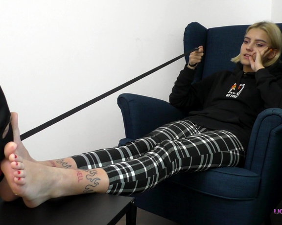 (Сlips4sale) - Licking Girls Feet - KARINA - Uses her slave after university - Long foot worship and ridicule