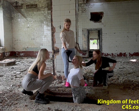 (Сlips4sale) - Kingdom of Feet and Slaves - Astra Thrown in a Hole and Punished