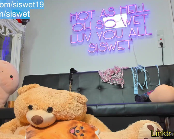 Siswet the Butt Princess aka Siswet19 OnlyFans - 3 hour webcamshow, incase you missed it here it is specialy for my Fans) I have lots of holes to fil